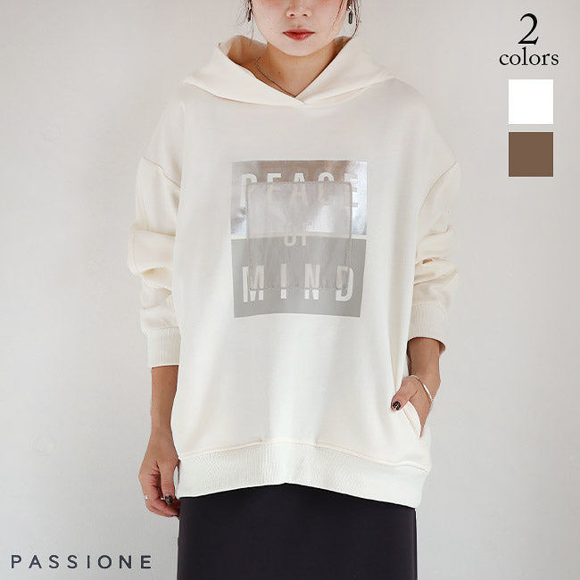 PASSIONE(パシオーネ) チュール重ねロゴ箔プリントパーカー　546967