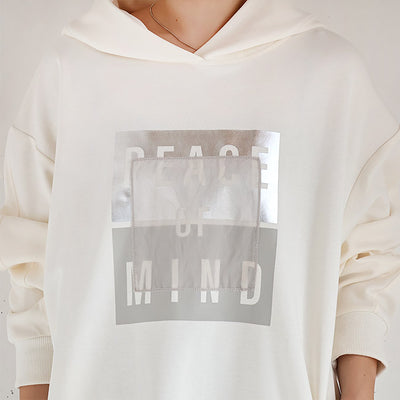 PASSIONE(パシオーネ) チュール重ねロゴ箔プリントパーカー　546967