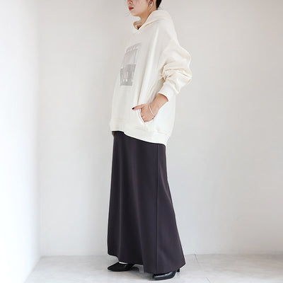 PASSIONE(パシオーネ) チュール重ねロゴ箔プリントパーカー　546967