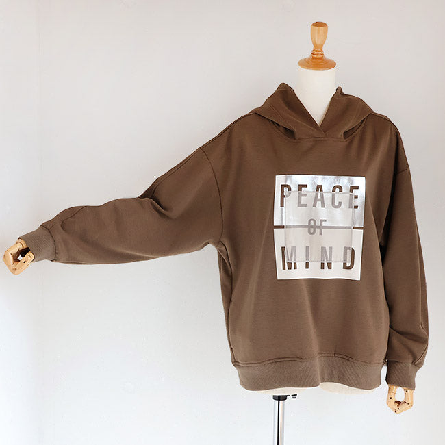 PASSIONE(パシオーネ) チュール重ねロゴ箔プリントパーカー　546967