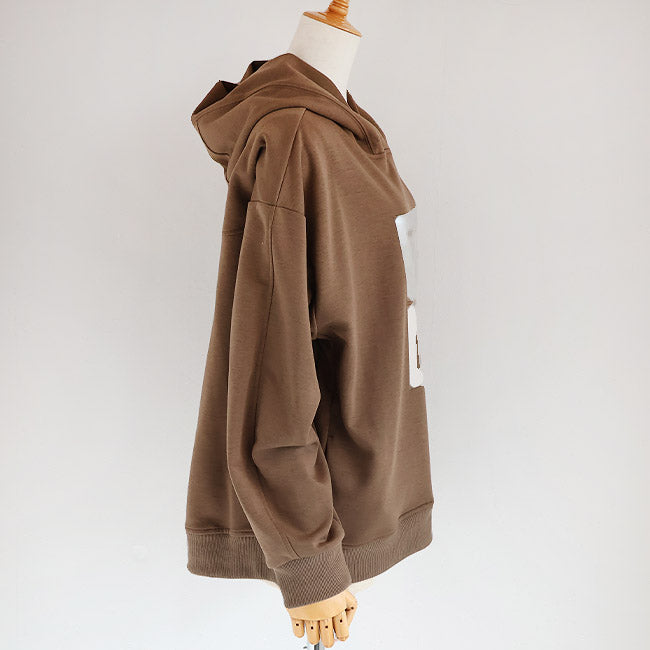 PASSIONE(パシオーネ) チュール重ねロゴ箔プリントパーカー　546967