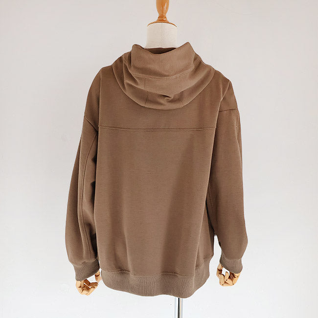 PASSIONE(パシオーネ) チュール重ねロゴ箔プリントパーカー　546967