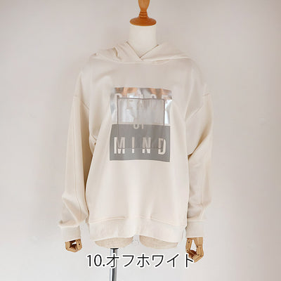 PASSIONE(パシオーネ) チュール重ねロゴ箔プリントパーカー　546967