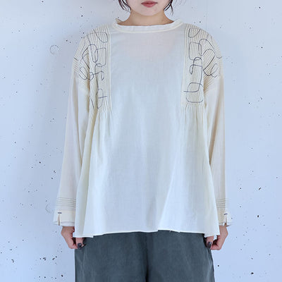 tumugu:(ツムグ) コットンモスピンタック刺繍2WAYブラウス　TB25309