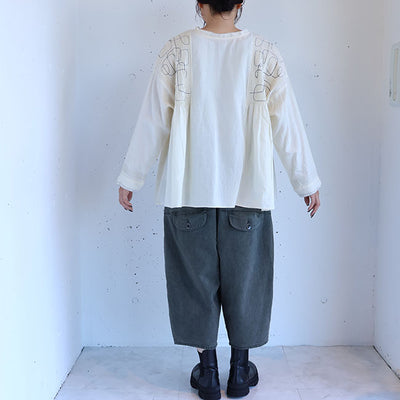 tumugu:(ツムグ) コットンモスピンタック刺繍2WAYブラウス　TB25309