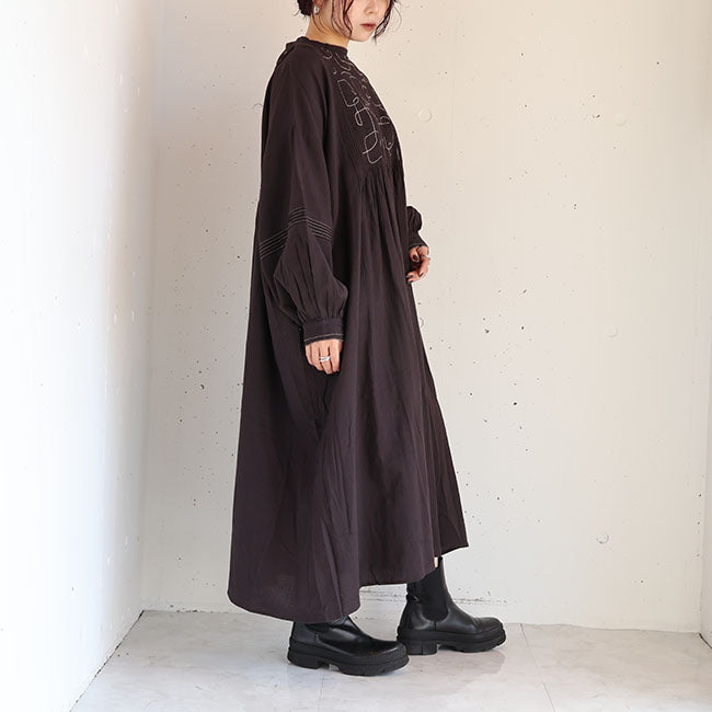 tumugu:(ツムグ) コットンモスピンタック刺繍2WAYワンピース　TB25310