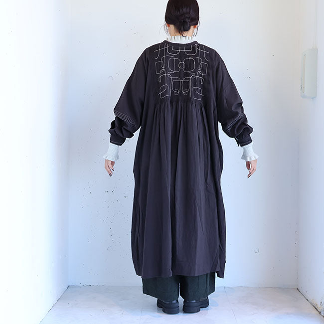 tumugu:(ツムグ) コットンモスピンタック刺繍2WAYワンピース　TB25310