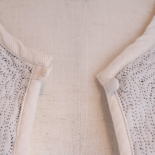 tumugu:(ツムグ) ステッチ刺繍コットンサテンキルトベスト　TB25331