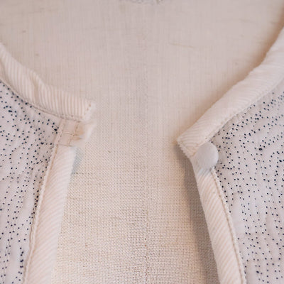 tumugu:(ツムグ) ステッチ刺繍コットンサテンキルトベスト　TB25331
